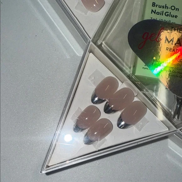 The Complete Gel Manicure Kit - Press-On Nails
